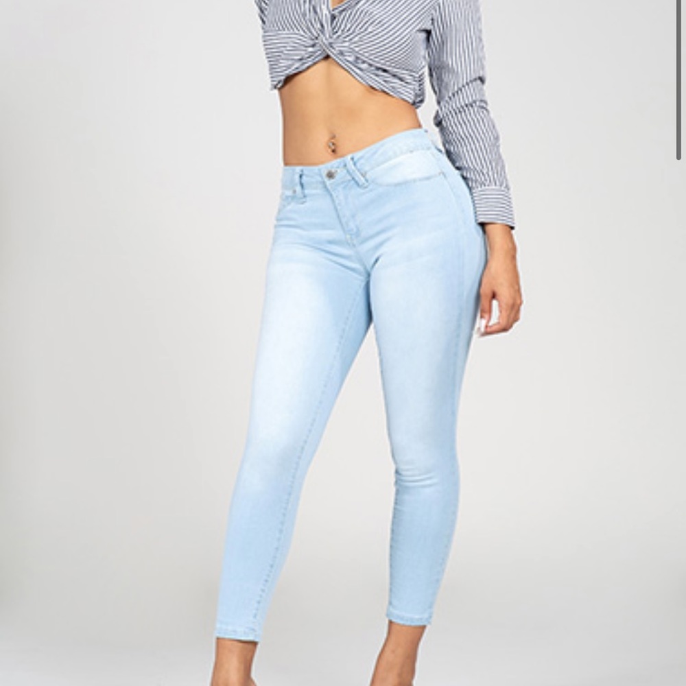 NWT crop jeans